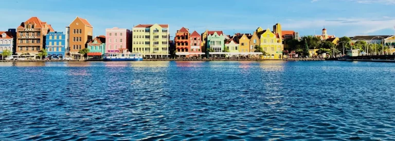 nederlandse antillen vakantie Curaçao rondreis aruba Bonaire curacao Handelskade Willemstad Curaçao