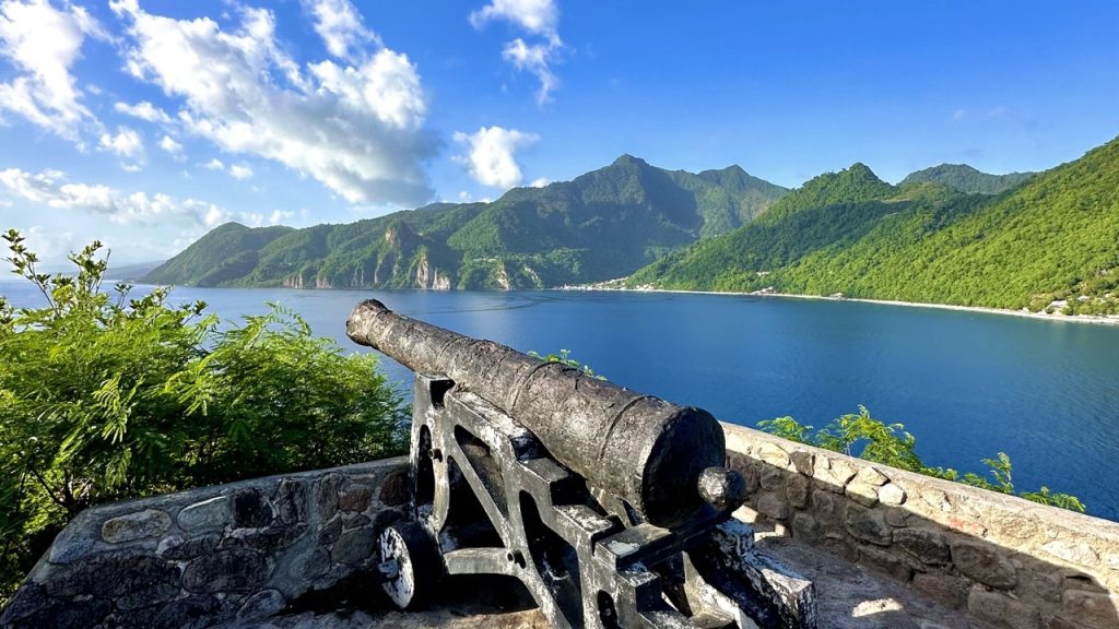 Wat is het mooiste eiland van de Caribbean Dominica Scott's Head Soufriere