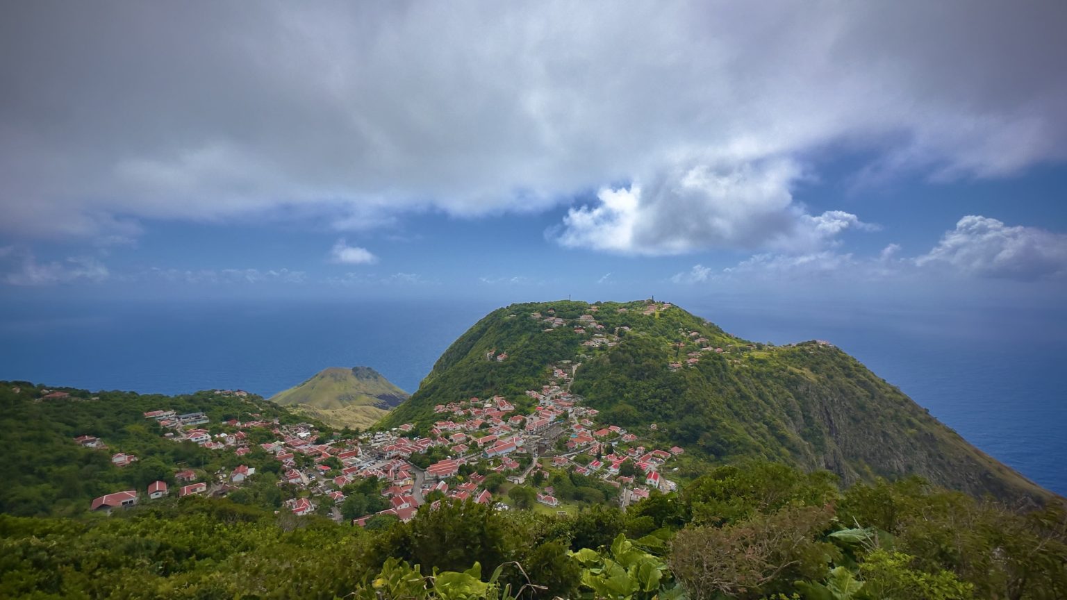 Mooiste eiland van de Caribbean Saba Caribisch Nederland Mas Cahones Hill uitzicht op Windwardwide