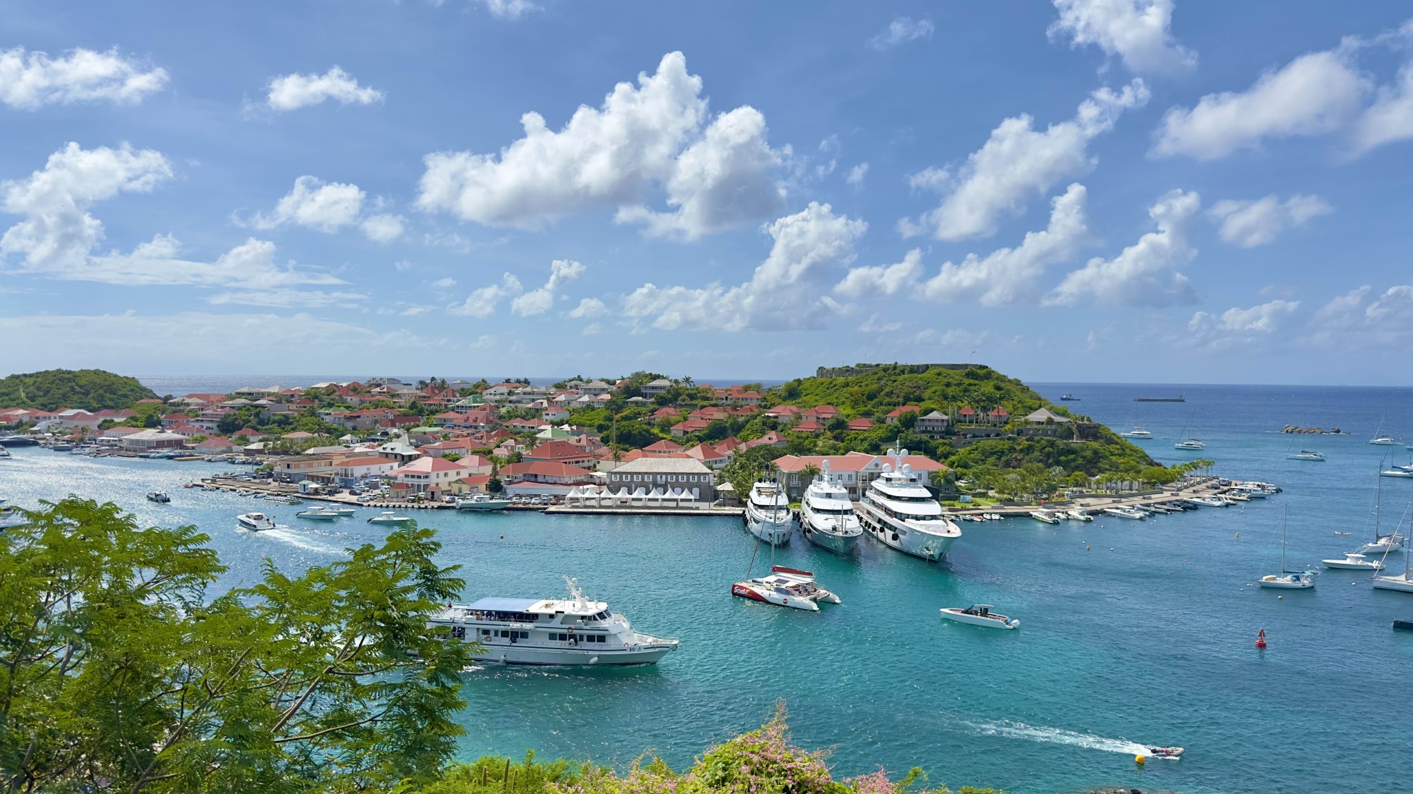 Mooiste eiland van de Caribbean uitzicht op de jachthaven van Gustavia op Saint Barthélemy