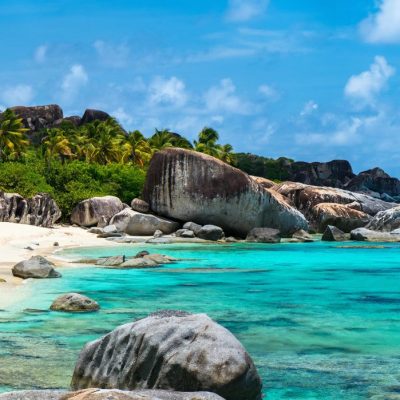 Britse Maagdeneilanden vakantie The Baths op het eiland Virgin Gorda Devil's Bay Beach granieten keien