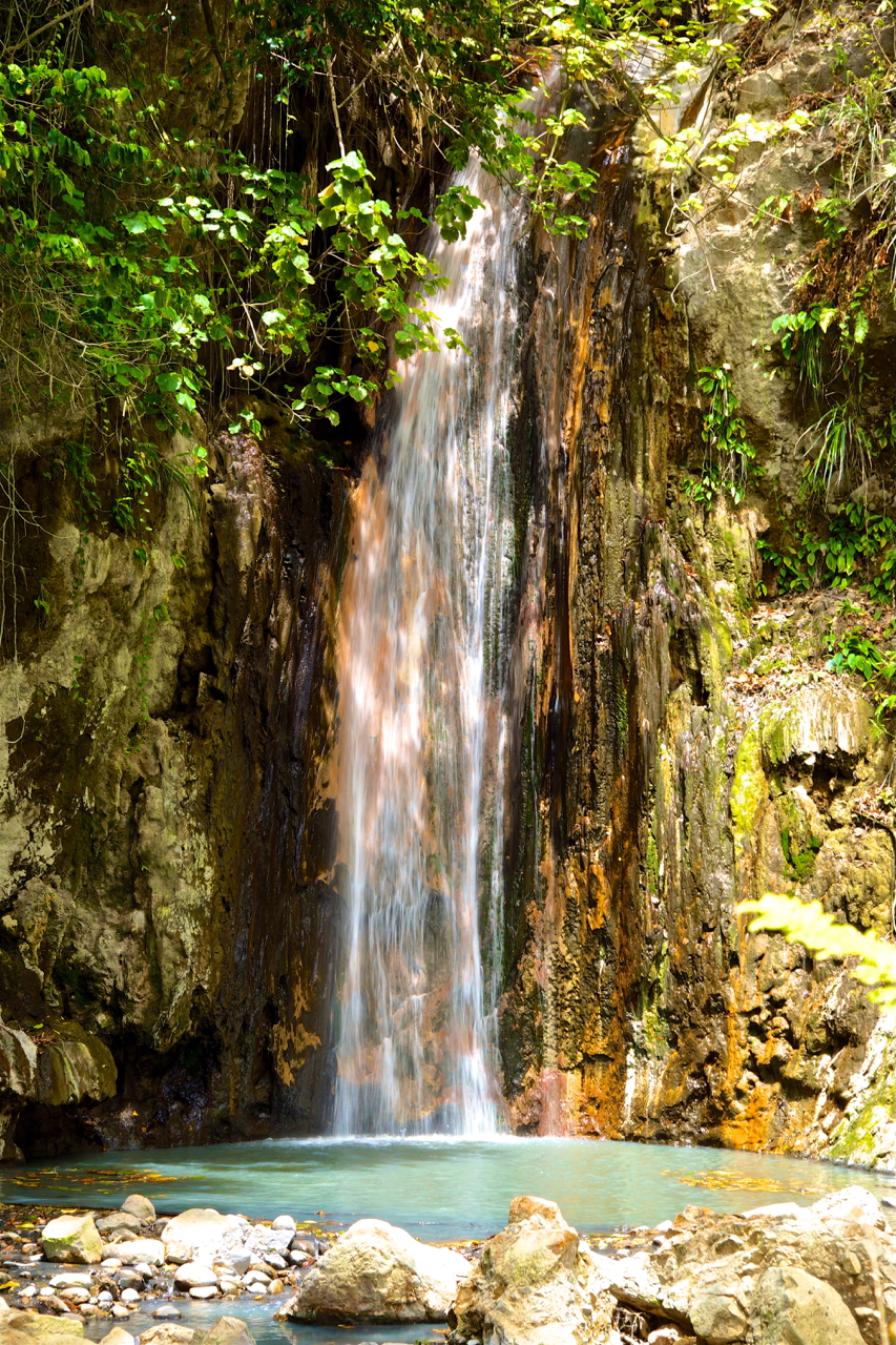 St Lucia highlights Diamond Falls in de botanische tuin nabij Soufriere