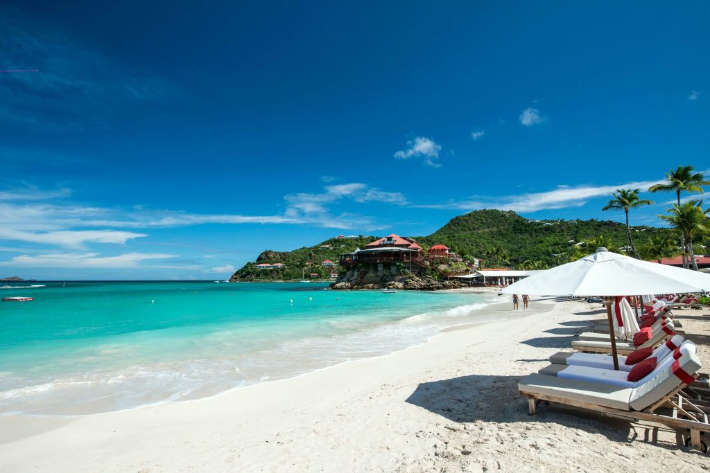 Baie de Saint-Jean op Saint Barth met wit zandstrand en turquoise water